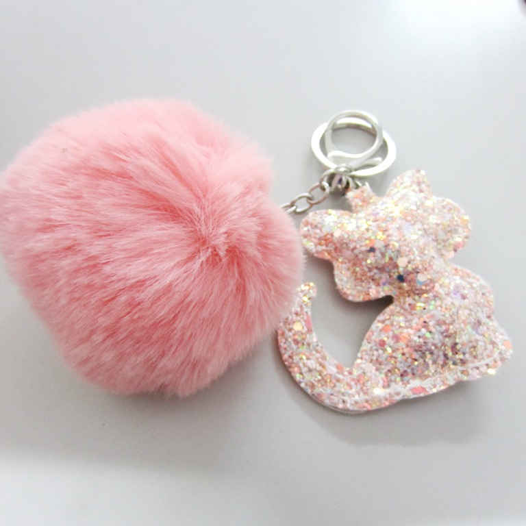 Llavero gato gliter con pompon. Color Rosa claro