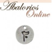 Colgante letra F 14mm. Agujero 1.5mm. Zamak bao de plata