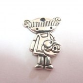 Colgante metal lolita camarera 25x20mm. plata vieja