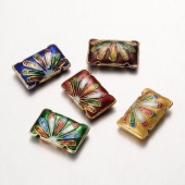 5 Unidades. Abalorio cloisonne rectangular 19x12,5*5mm. Agujero 1mm.  (Hasta final de existencias)