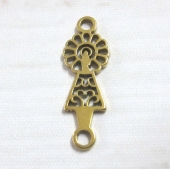 18. unidades. Conector Acero inoxidable Virgen del Pilar dorado. Tamao 27x9mm. Agujero 2mm