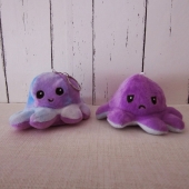 Llavero pulpo reversible. Tamao aprox.50x100x40mm. Tonos lilas