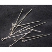 50 unidades.  Alfiler color plata con argolla 5 cm.