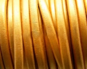 20 cm. Cordn de cuero regaliz oro metalizado 10x6mm. (Calidad superior)