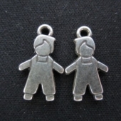 10 unidades. Colgante nio 17x10mm, pase 1,5mm con bao de plata