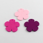 6 unid. Colgante madera flor 39x41x2mm. Agujero 1,5mm. (Mix colores Rosa, Fucsia,Morado)